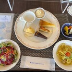 バーラウンジ 夜間飛行 (川崎日航ホテル) - 軽食はオーダー制です。