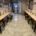 つけ麺本舗 辛部 - カウンター席2