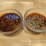 つけ麺本舗 辛部 - つけダレ左30倍右1倍