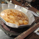 にこみ　鈴や - 大鍋で煮込むおでん。