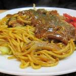 和ダイニング ふじ - 太麺の焼きそばにカレー