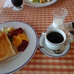 洋食勝井 - コーヒーはおかわりできます。