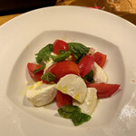 Gioia in Bocca - フルーツトマトと水牛モッツァレラのカプレーゼ