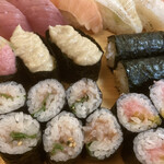 Sushiya Gin Zou - シーチキンサラダとか、回転寿司より見た目が。