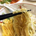 紅葉亭 - つるつるでこしのある麺が好み。この日は少し甘めのタレ。飽きられないように、都度、変えているそう