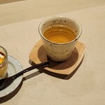 小割 - 〆のお茶とプリン