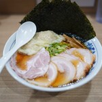 覆めん 花木 - 料理写真:チャーシューメンにわんたん2つ