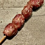 とり茶太郎 - 本日の一本目はホロホロ鳥の砂肝　目の前で徐々に焼き上がっていく様を眺めるのは本当に楽しい