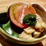 とり茶太郎 - フルーツトマトと比内地鶏の胸筋　胸筋（むねすじ）は茶太郎以外では出てこない超レア部位です