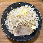 Ra-Men Jirou Kanja Ba-Jontsu- - じろうらーめん醤油（野菜まし、ニンニク少なめ）