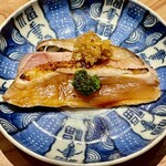 とり茶太郎 - 黄金軍鶏とホロホロ鳥の叩き　擦り潰した葱がいい味出してます