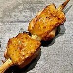 とり茶太郎 - ホロホロ鳥と黄金軍鶏のソリ食べ比べ　ホロホロ鳥の勝ちですね