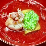 とり茶太郎 - 比内地鶏のモモ肉揚げ出しに茗荷 梅干 茄子 叩いたオクラが乗った椀物