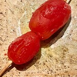 とり茶太郎 - アイコトマト　焼いてからアツアツの皮を剥いてくれます