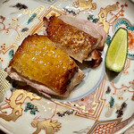 とり茶太郎 - 名古屋コーチンのムネ肉炙り　酢橘が効きます