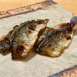 一心鮨 光洋 - ❸焼き鮎（天降川）の手巻き〜荒々しい天然の焼き鮎。