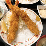 巣鴨ときわ食堂 - 【2022年07月】エビフライ定食850円＋290円＝1,140円 、タルタルソース80円、1,220円、メインのエビフライが大きいです。