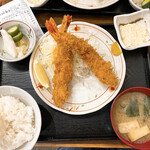 巣鴨ときわ食堂 - 【2022年07月】エビフライ定食850円＋290円＝1,140円 、タルタルソース80円、1,220円、提供時。