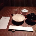 瀬里奈 - 早松茸の茶碗蒸し、お味噌汁、白いご飯・その１です。