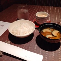 瀬里奈 本店 - 早松茸の茶碗蒸し、お味噌汁、白いご飯・その２です。