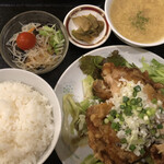 ジャスミン - 揚げひな鶏の薬味ソース掛けセット¥980