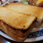 岡田珈琲 - トーストのアップ