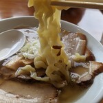 うえんで - 手打麺(極太縮れ麺)