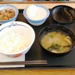 松屋 - 生玉子かけごはんミニ牛皿／ライス小盛 290円