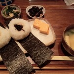 家庭料理 ひまわり - おむすび定食(鮭、昆布)　あとから竜田揚げが来た