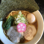 上州濃厚中華蕎麦 はたお商店 - かまぼこが桜に変わってます