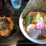 上州濃厚中華蕎麦 はたお商店 - はたお風　家系ラーメンと炊き込みご飯