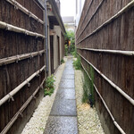 京都三条 箔 - 館までの通路も趣があります