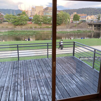 京都三条 箔 - 部屋からの景色は鴨川の緩やかな流れ　癒されます