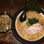 誠屋 - ラーメン＋ミニチャーシュー丼