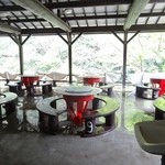 大滝の茶屋 - 流しそうめんが楽しめるテーブル
