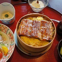 鰻割烹 伊豆栄 不忍亭 - せいろ膳　1,995円也（税込み）　これがお薦め！小鉢、さらだ、お吸い物、香の物、水菓子が付く（これで充分！）