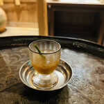 未在 - ◎待ち時間に供される梅酒。