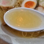 Menya Shiro - 鶏の旨み溢れる清湯スープ