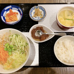 北京の味 - ジャージャー麺のランチ