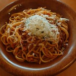 サイゼリヤ - 半熟卵のミートパスタボロニア風450円