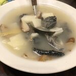 Ippin Hinabe Shikikaigan - 烏骨鶏のスープ。ガチです。