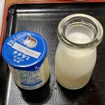 doraibuimmikki- - サービスの牛乳とヨーグルト