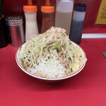 ラーメン二郎 - ラーメン小　ニンニクマシマシ　ヤサイマシマシ　アブラマシマシ　タマネギ