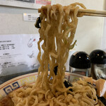 らー麺　Do・Ni・Bo - ガイロガイロしてちぢれ太麺をリフトUP⤴️