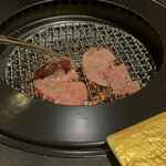 焼肉 牛印 - 軽く炙る程度