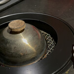 焼肉 牛印 - 途中、何度か様子を見ながら蒸し焼き