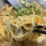 丸源ラーメン - 麺リフト　下手くそ