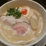 ラーメン家 みつ葉 - 豚CHIKIしょうゆラーメン  700円