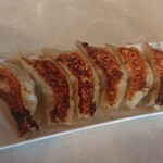 月村 - 餃子はキャベツ多め