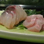 若葉鮨 - 左・シマアジ／右・金目鯛